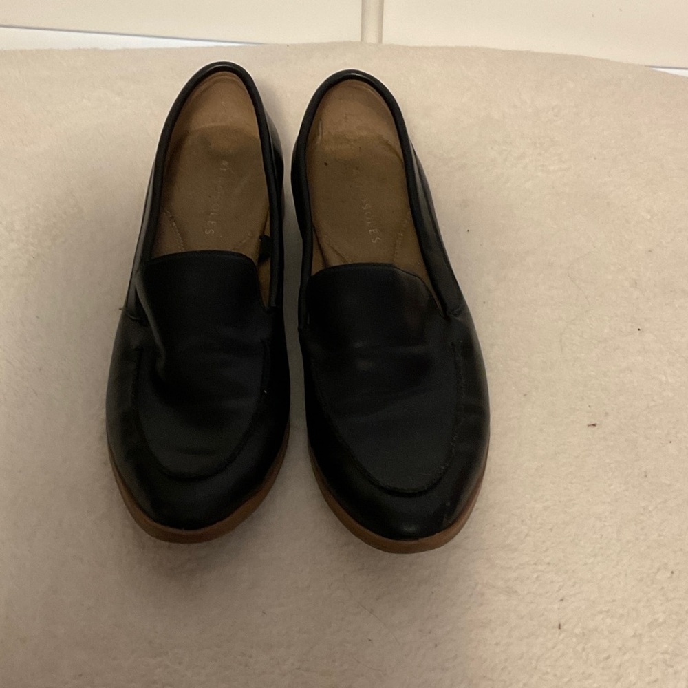 AEROSOLES Black Leather Loafers
